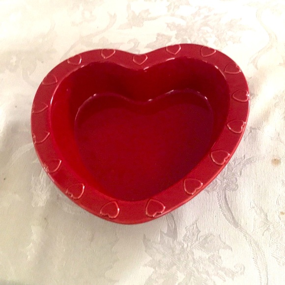 Red heart shaped 1qt serving dish